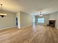 Building Photo - 1109 N Wren Dr