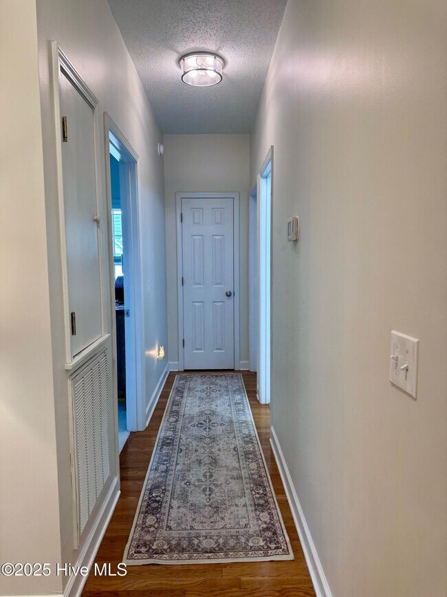 Building Photo - 19 Beryl Cir