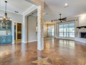 Building Photo - Incredible 4-bedroom, 3-bath Home with sparkling Pool on a gorgeous lot in highly sought-after Al...