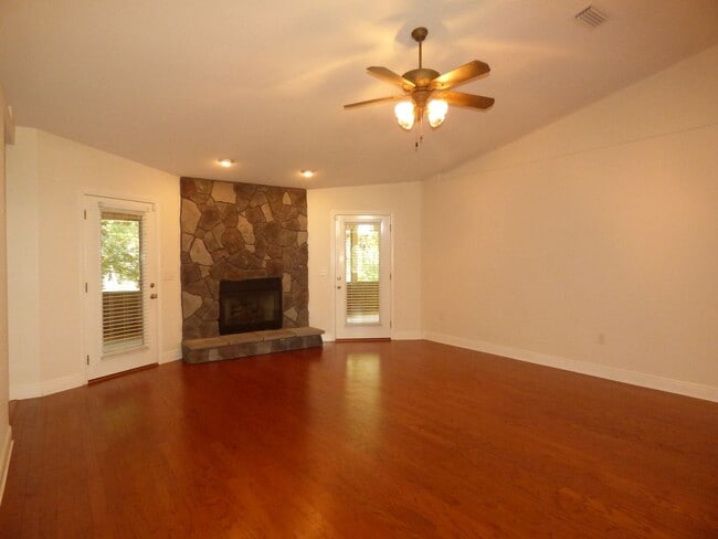 Building Photo - Custom-Built 3-Bedroom Home