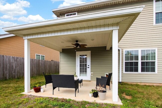 Building Photo - 507 Eisenhower Dr