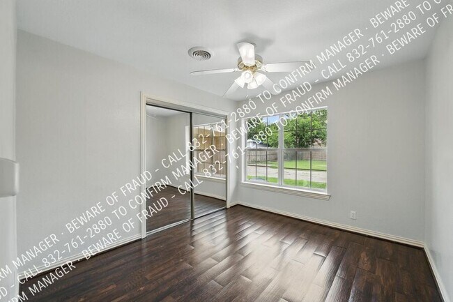 Building Photo - 506 E Alexander Ln