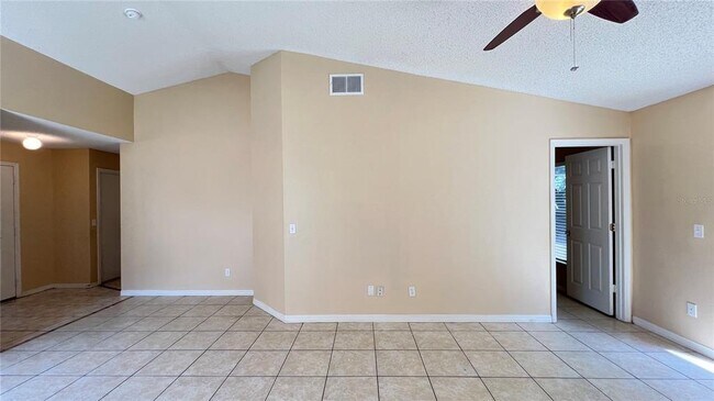 Building Photo - 1547 Oak Hill Trail