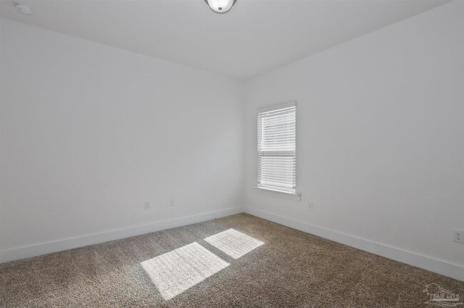 Building Photo - 2110 Cambridge Park Dr