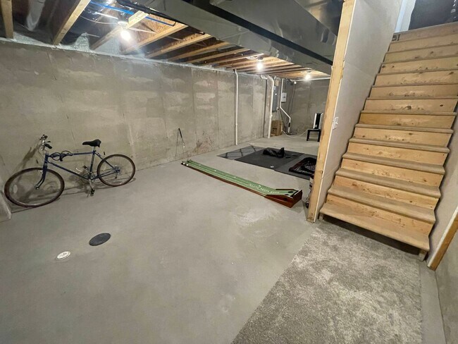 Building Photo - Newly built 2 bed / 2.5 bath townhouse in ...