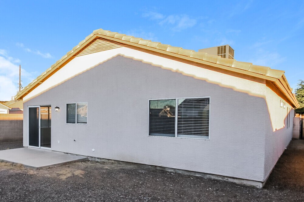 Building Photo - 21632 N 33rd Ave