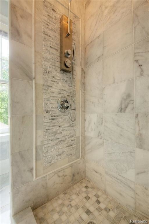 Building Photo - 22 Edison St