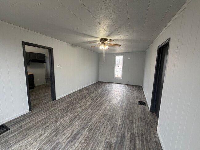 Building Photo - 1002 W Williams St