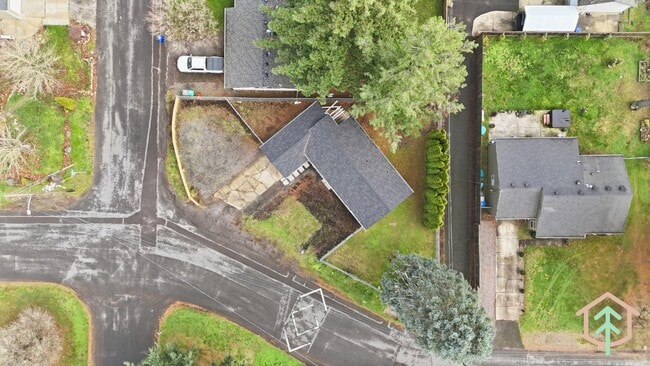 Building Photo - 2004 SE 143rd Ave