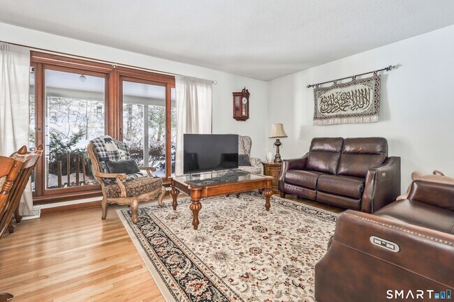 Building Photo - 41 Trout Brook Dr