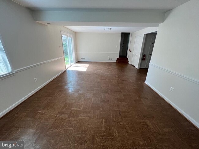 Building Photo - 6407 Kenhowe Dr