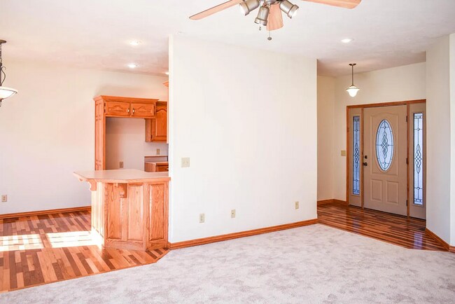 Building Photo - 505 Falcon Heights