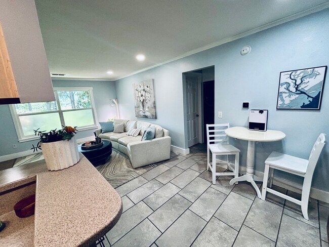 Building Photo - 2 Bedroom, 2 Bathroom Condo in Woodscape -...