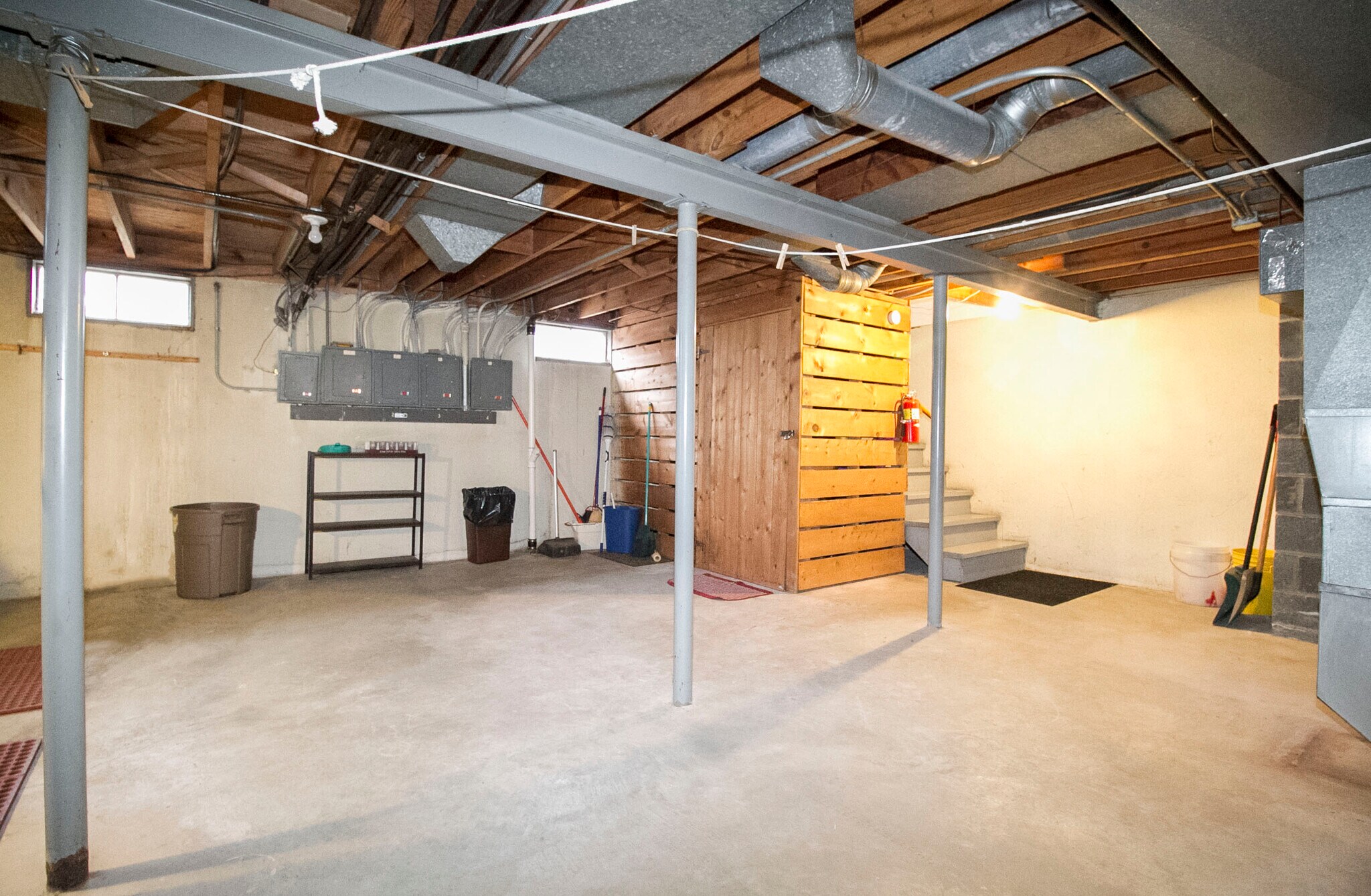 Building Photo - 3036 Carskaddon Ave