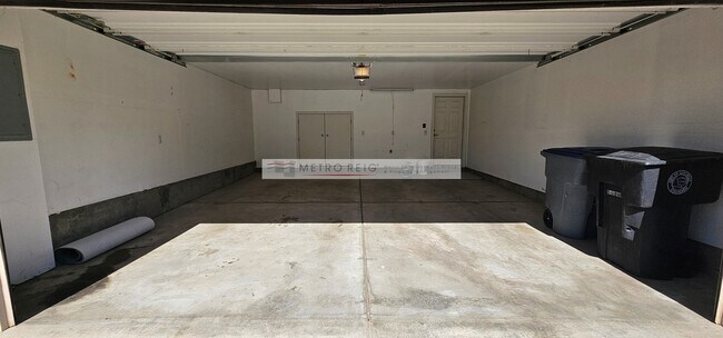 Building Photo - 1617 Venice Ln
