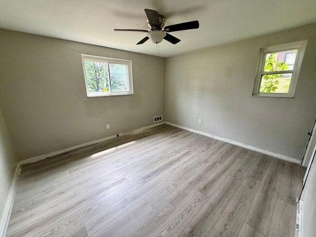 Building Photo - Comfortable 3-Bedroom Ranch with Yard, Garage & Bonus Basement Space