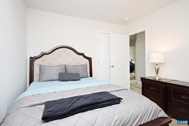 Building Photo - 4393 Sunset Dr