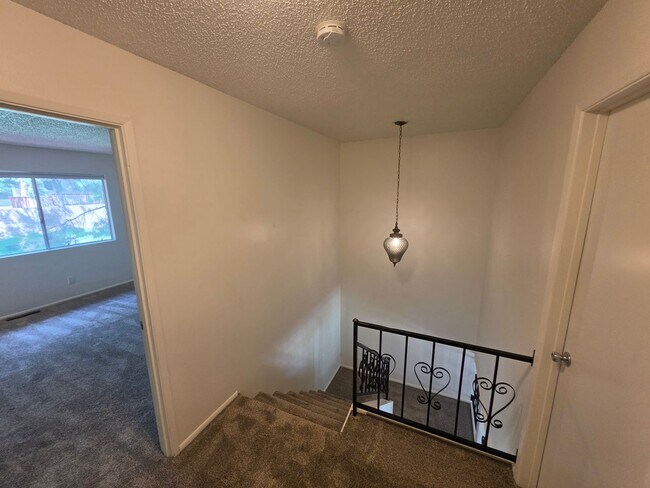 Building Photo - 3885 N Fanning Dr
