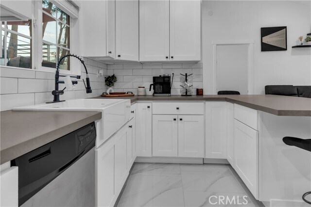 Building Photo - 4775 Huntington Dr