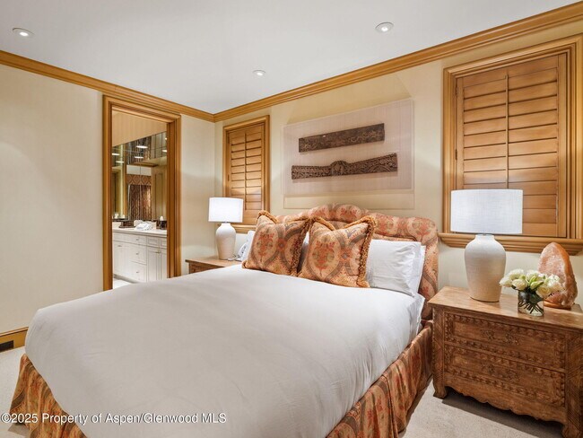 Building Photo - 715 Willoughby Way