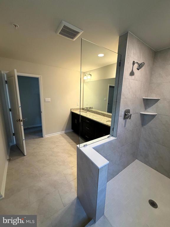 Building Photo - 461 Hanson St