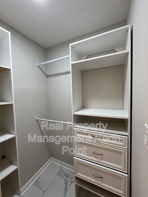 Building Photo - 3434 Palace Ct