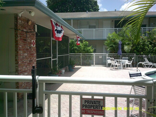 Building Photo - 5800 Margate Blvd