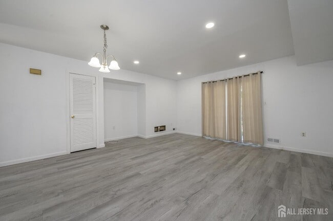 Building Photo - 805 Darlington Dr