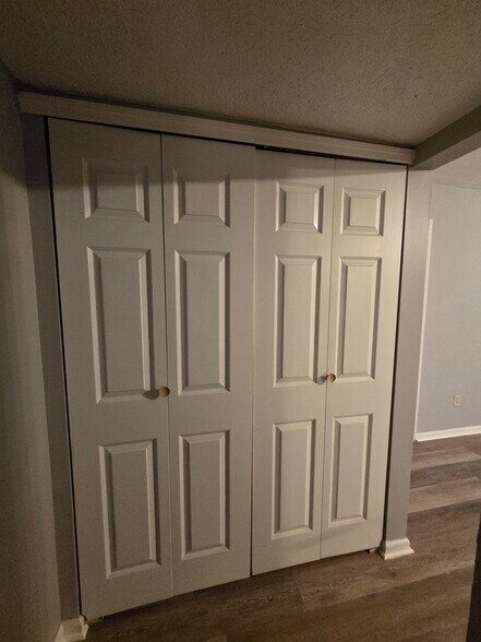 Built in laundry room - 829 Applewood Ln