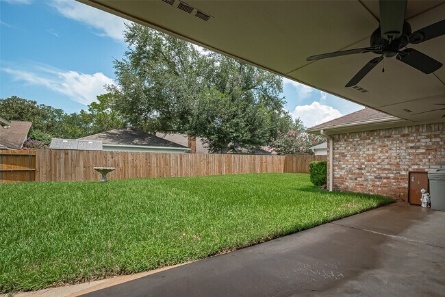 Building Photo - 3518 Rolling Green Ln