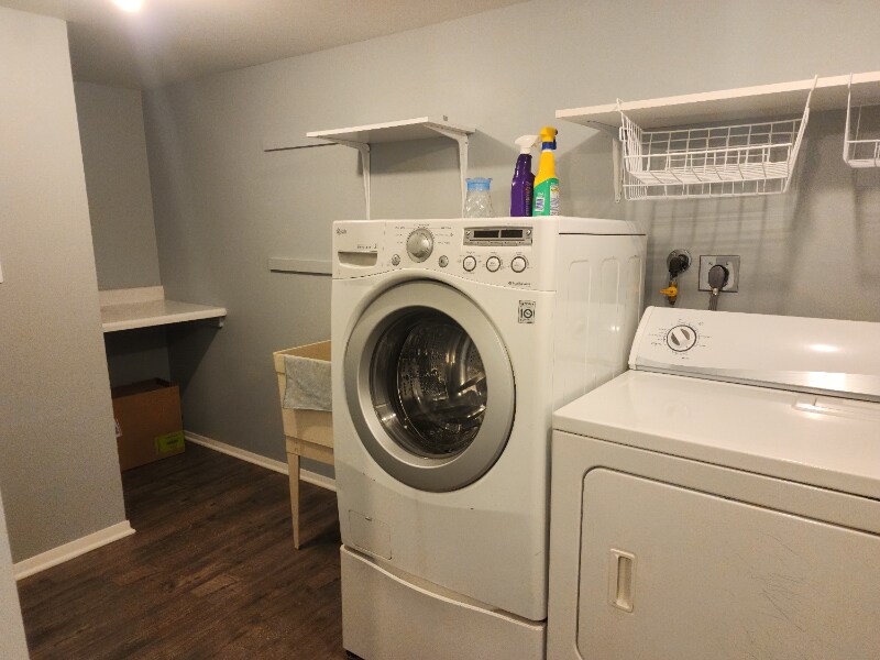 Building Photo - 24218 W Main St