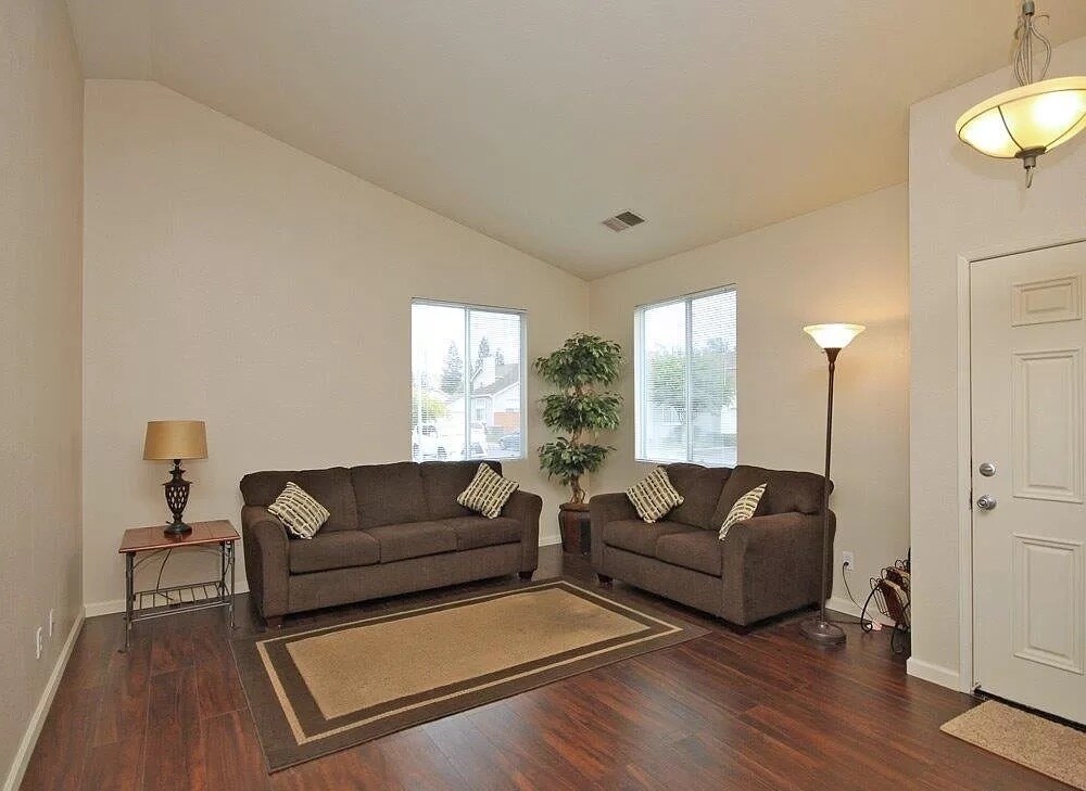 Building Photo - 9409 Laguna Pointe Way