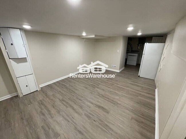 Building Photo - 2363 Searles Rd