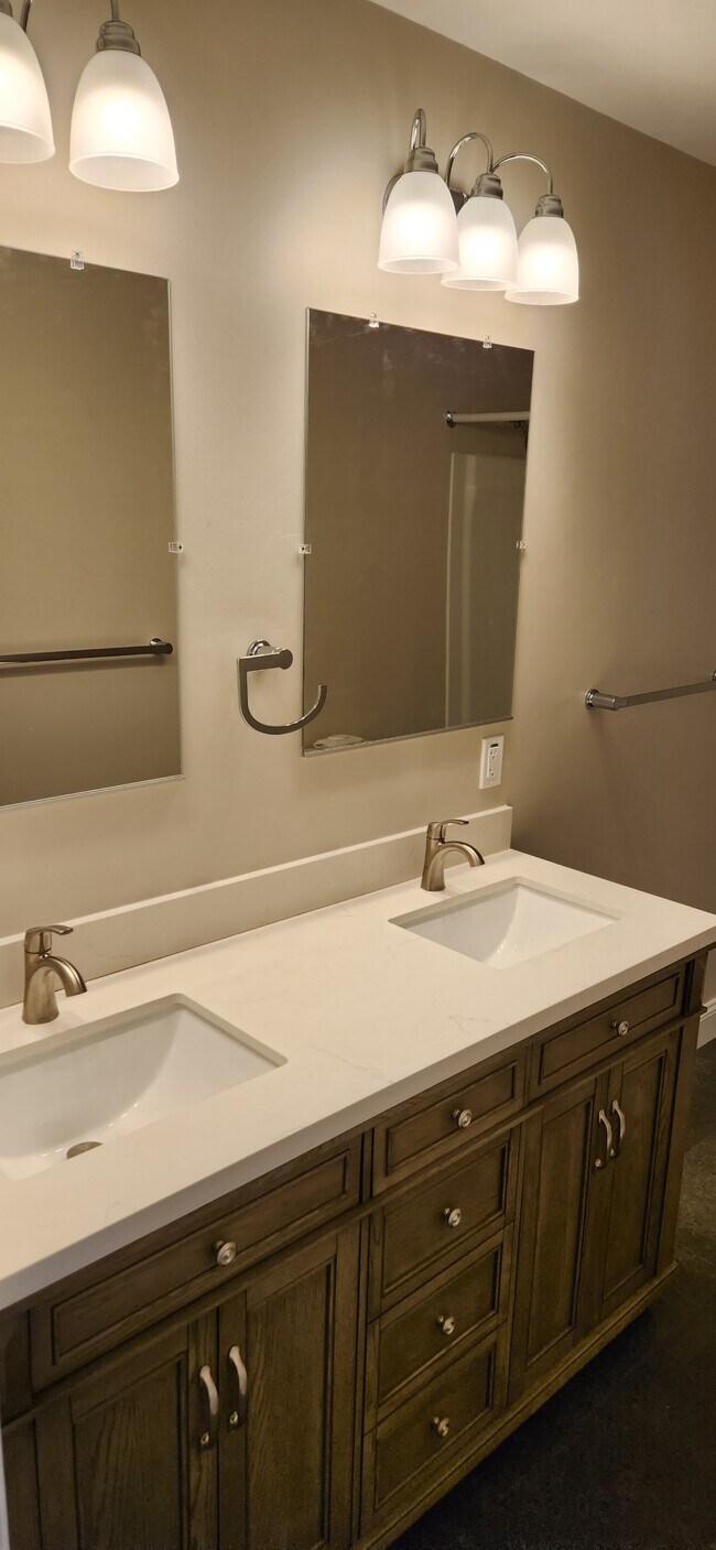 Hall Bathroom - 7706 Berkshire Blvd