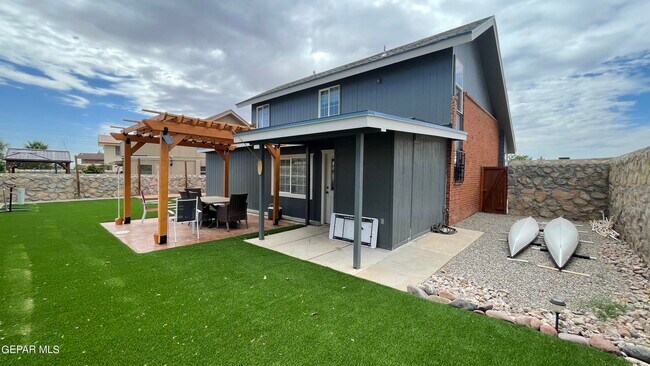 Building Photo - 10721 Pleasant Hills Dr