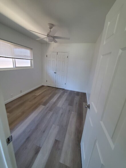 Building Photo - 413 W Ramona Dr