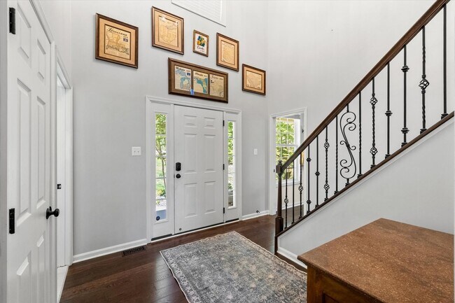 Building Photo - Gorgeous 5 Bed 3.5 Bathroom in Stafford, VA