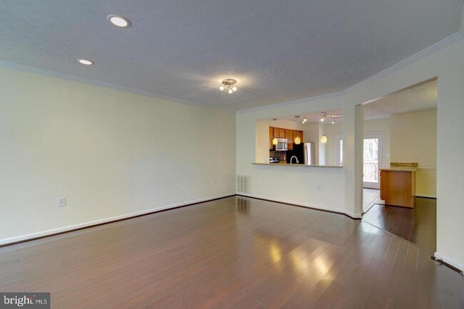 Building Photo - 14510 Mayfair Dr