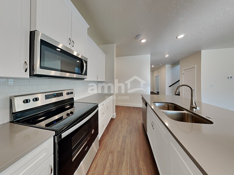 Building Photo - 1336 Alderleaf Ave