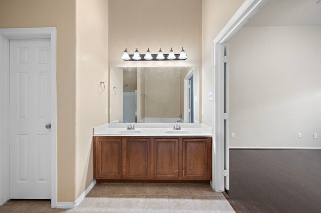 Building Photo - 10530 WIllow Park Green