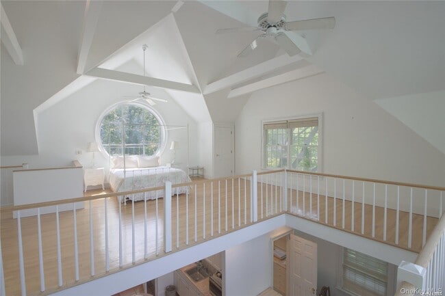 Building Photo - 435 Bryant Ave