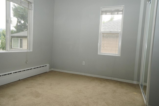 Building Photo - 295 3rd St