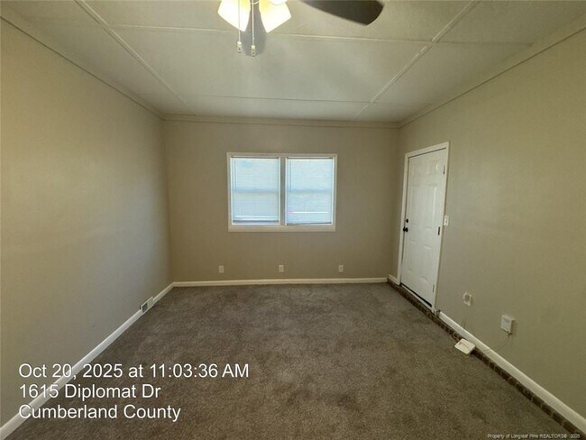 Building Photo - 1615 Diplomat Dr