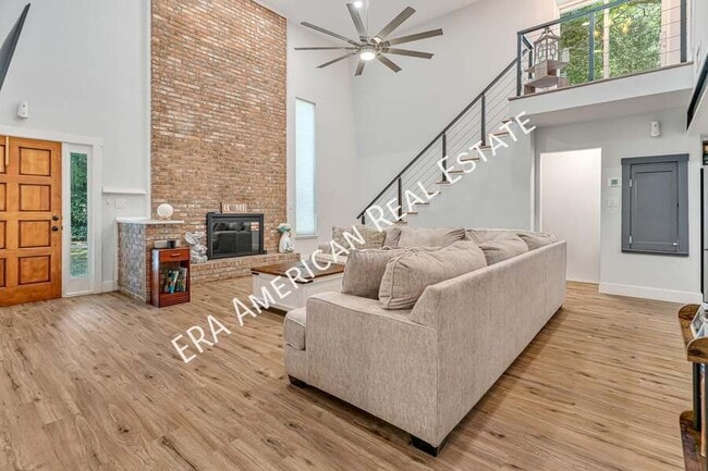 Building Photo - 2037 Lewis Turner Blvd