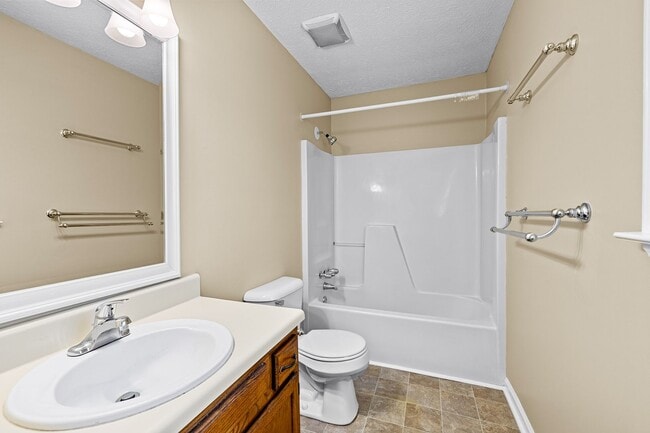 Building Photo - Immaculate 4BR Home with In Law Suite in Prime Location
