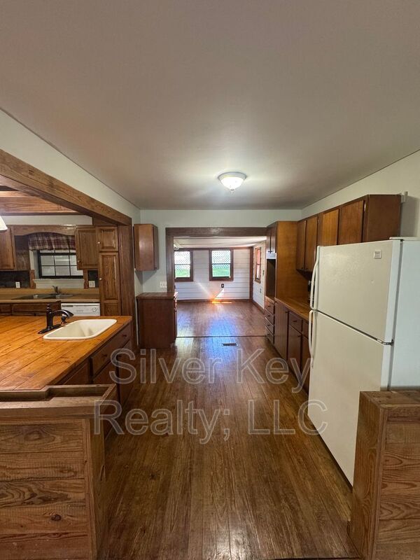 Building Photo - 123 Co Rd 622
