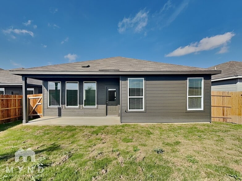 Building Photo - 10632 Ysasmendi Rdg