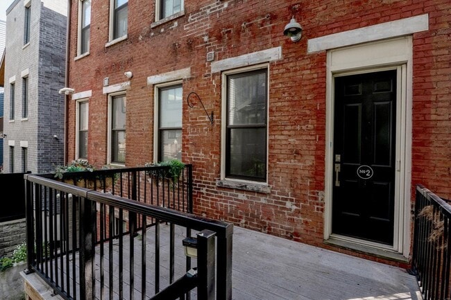 Building Photo - 306 Mulberry St