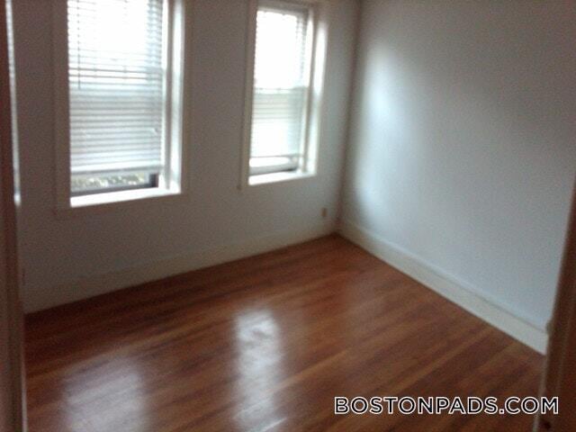 Building Photo - 143 Park Dr