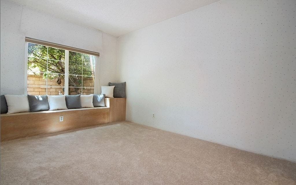 Building Photo - 28952 Canyon Lake Dr